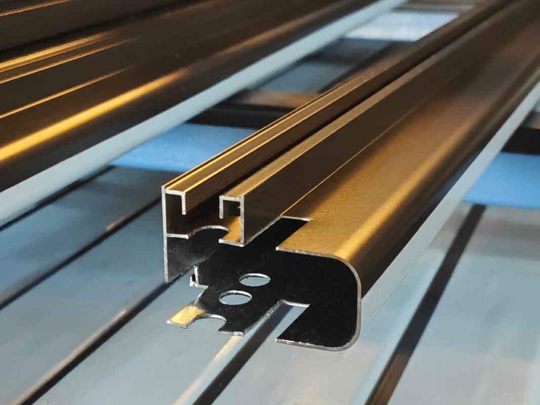 Mảng hồ sơ nhôm với lớp phủ bột hợp kim 6063 cho cửa và cửa sổ sân hiên